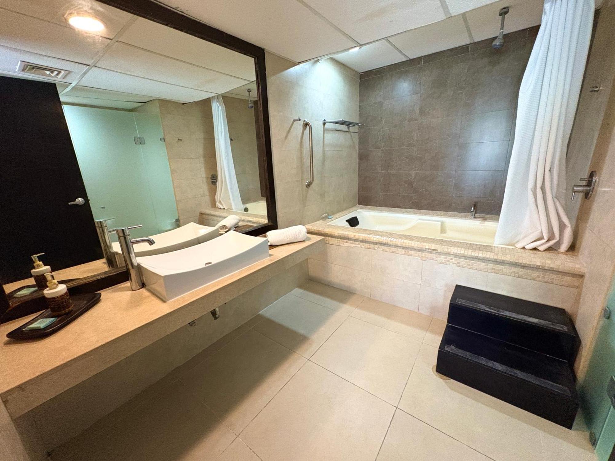 신데 델 카르멘 Departamento En Aldea Thai Con Terraza, Vista Al Mar Y Alberca Privada, Para 8 Personas 아파트 외부 사진
